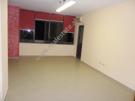 Four bedroom apartment for office for rent in Blloku area in Tirana , Albania (TRR-1114-22b)