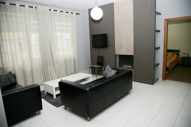 Apartament 2+1 me qera afer Bllokut ne Tirane, (TRR-314-33a)