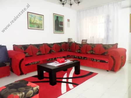Apartament 1+1 per shitje prane zyrave te Hipotekes ne Tirane (TRS-617-34L)