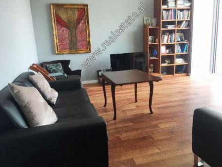Apartament 2 + 1 me qera prane stadiumit Qemal Stafa ne Tirane (TRR-216-53b)