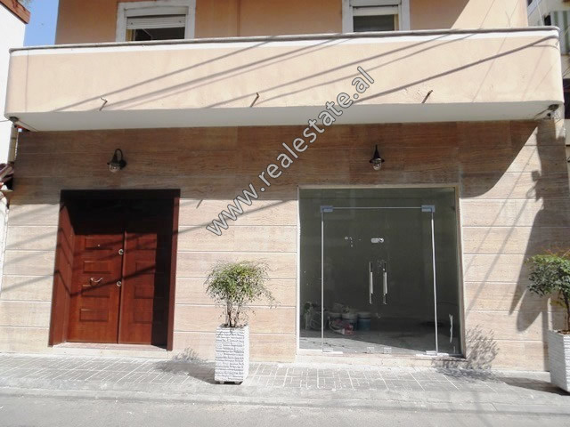 Three storey villa for rent near Kavaja Street in Tirana, Albania (TRR-119-10L)