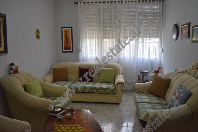 Apartament per biznes per shitje prane gjimnazit Ismail Qemali ne Tirane