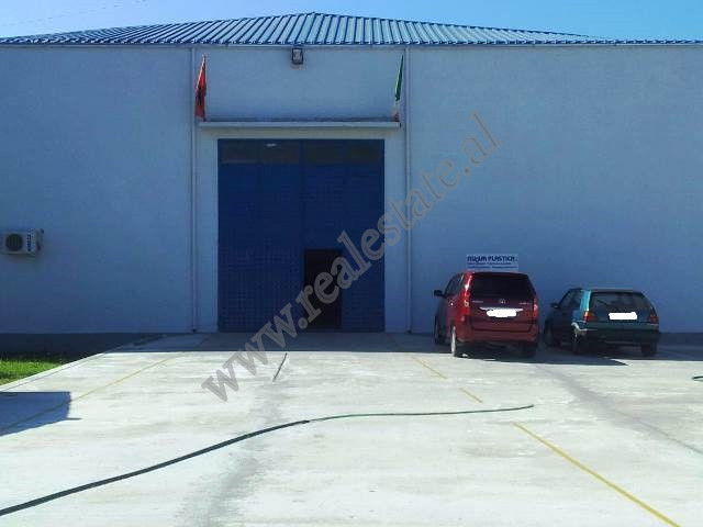 Kapanon industrial per shitje prane autostrades Lezhe-Shkoder