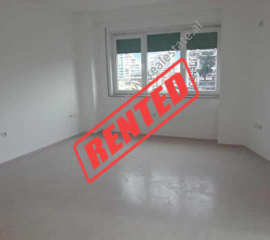 Apartment for rent in Dibres Street in Tirana, Albania (TRR-114-51b)
