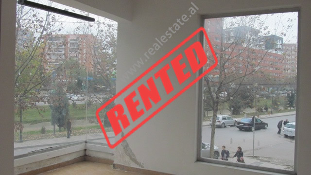 Store space for rent in Bajram Curri Boulevard in Tirana (TRR-1214-18r)