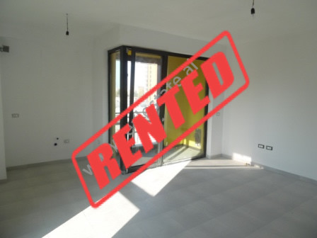 Apartament per zyre me qera ne rrugen e Elbasanit ne Tirane