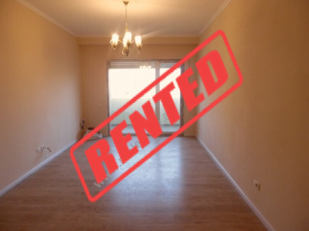 Apartament 2+1 me qera afer rrethrrotulimit te Zogut te Zi ne Tirane (TRR-1215-9K)