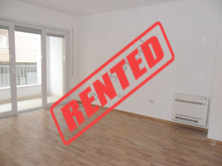 Apartament 1 + 1 me qera prane kopshtit Zoologjik ne Tirane (TRR-216-28b)
