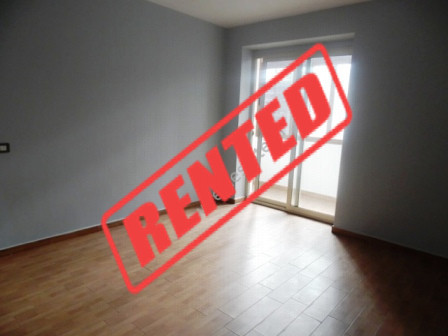 Apartament per zyra me qera ne zonen e Bllokut ne Tirane, (TRR-217-29d)