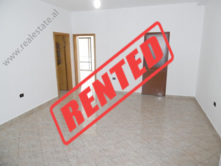 Three bedroom apartment for offices in Elbasani Street in Tirana, Albania, (TRR-417-18d)