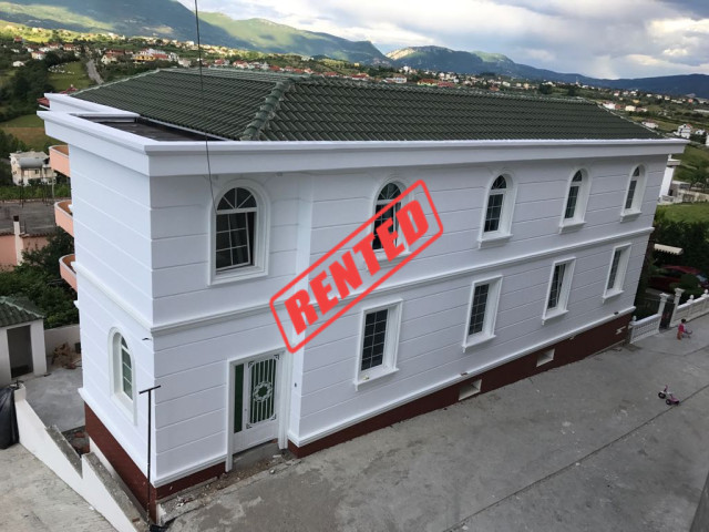 Vile moderne 2 kateshe me qera ne Sauk, Tirane (TRR-917-3K)