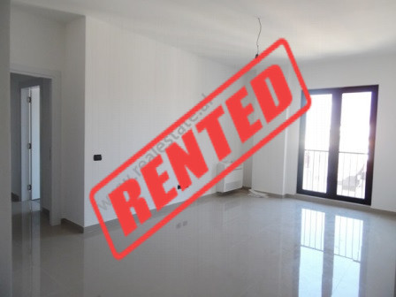 Zyre me qera prane Sheshit Skenderbej ne Tirane (TRR-1117-4L)