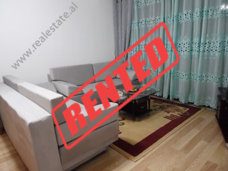 Apartament 2+1 me qera prane rruges se Kavajes ne Tirane (TRR-1217-4L)