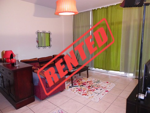Apartament 2+1 me qera ne fillim te rruges se Elbasanit ne Tirane , (TRR-418-5a)