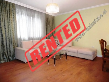 Apartament 2+1 me qera zonen e Komunes se Parisit ne Tirane