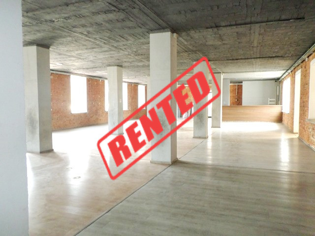 Warehouse for rent in Kombinati area in Tirana, Albania (TRR-619-1T)