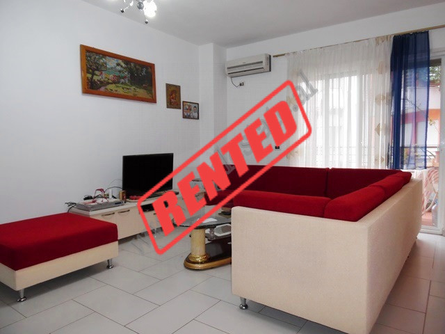 Apartament 3+1 me qira ne zonen e Liqenit te Thate ne Tirane