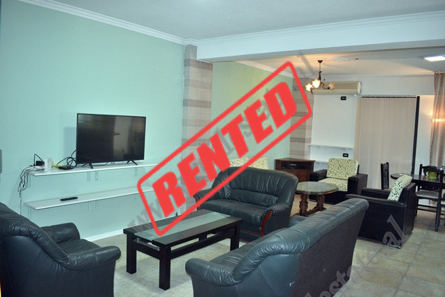 Apartament 3+1 me qera ne rrugen Faik Konica ne Tirane