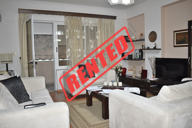 Apartament 2+1 me qera ne Bllok ne Tirane