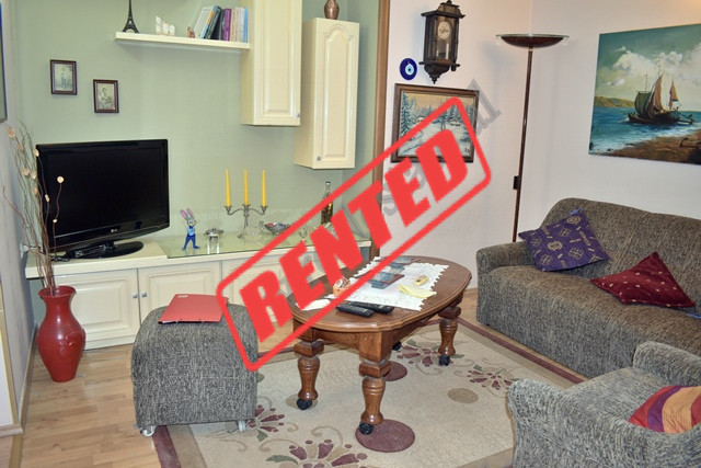 Apartament 2+1 me qera ne zonen e Bllokut ne Tirane