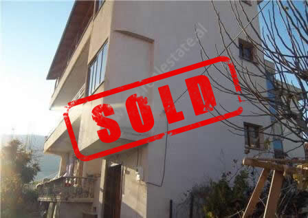 Three storey Villa for sale in 5-Maji Street in Berat, Albania (BRS-315-1b)