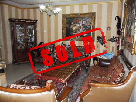 Apartament 2 + 1 per shitje prane rrethrrotullimit te Zogut te Zi ne Tirane (TRS-316-22b)