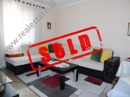Apartament 2+1 per shitje prane zones se Selvise ne Tirane (TRS-417-2L)