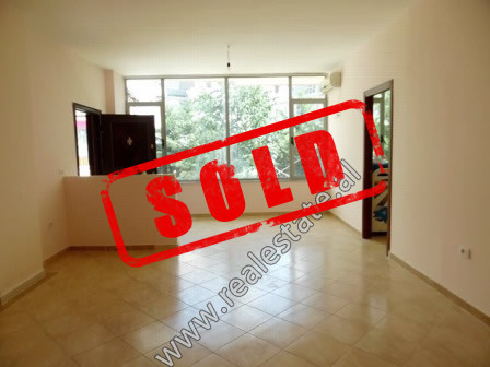 Apartament 2+1 per shitje ne zonen e Freskut ne Tirane (TRS-718-72L)
