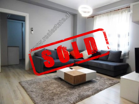 Dy apartamente 2+1 dhe 1+1 per shitje prane Qendres Kristal ne Tirane (TRS-918-30L)