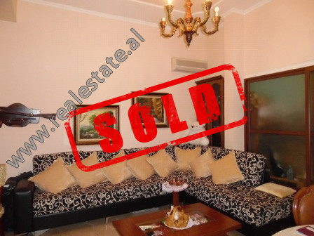 Apartament 2+1 ne shitje prane Gjimnazit Petro Nini Luarasi ne Tirane