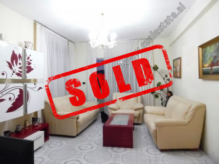 Apartament 3+1 per shitje ne Bulevardin Bajram Curri ne Tirane (TRS-119-40L)