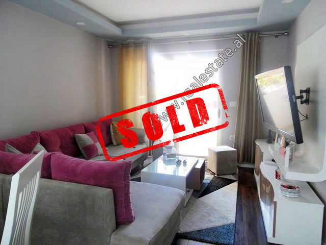 Apartament 2+1 per shitje prane rruges se Durresit ne Tirane (TRS-319-16L)