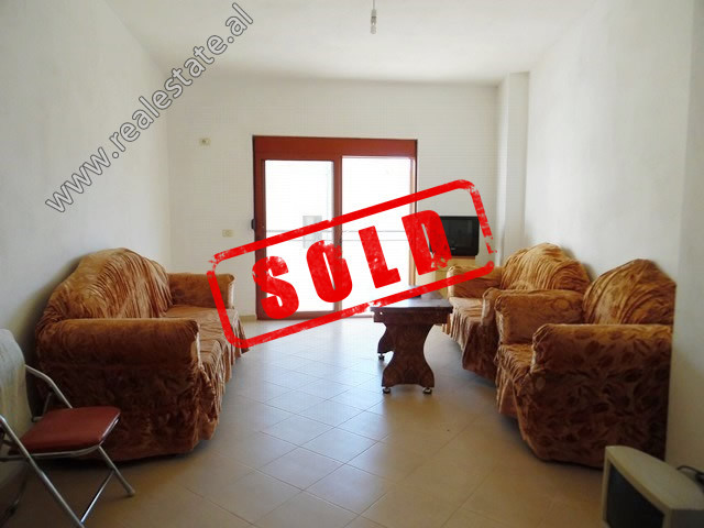 Apartament 1+1 per shitje ne zonen e Yzberishtit ne Tirane (TRS-319-30L)