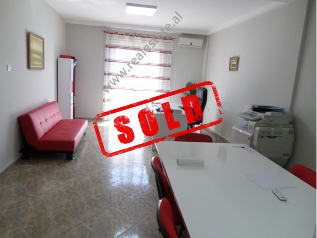 Apartament 3+1 per shitje ne rrugen e Elbasanit ne Tirane, (TRS-117-51T)