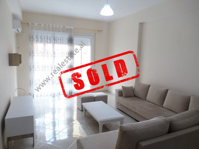 Apartament 2+1 per shitje te Liqeni i Thate ne Tirane (TRS-319-33S)