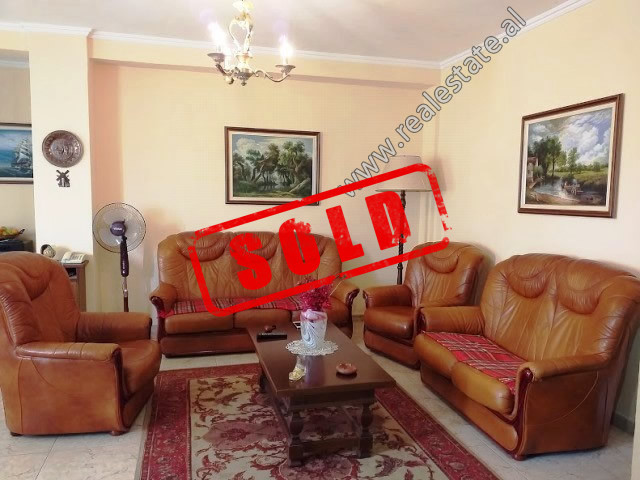 Apartament 2+1 per shitje ne rrugen Mihal Grameno ne Tirane (TRS-419-81L)
