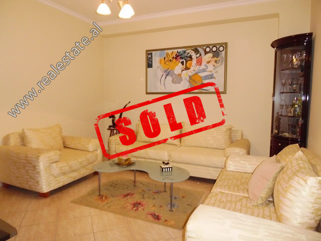 Apartament 2+1 per shitje prane rruges se Dibres ne Tirane (TRS-519-10L)