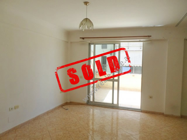 Apartament 2+1 per shitje ne zonen e Komunes se Parisit ne Tirane (TRS-819-5S)
