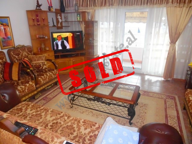 Apartament 3+1 per shitje ne Komunen e Parisit ne Tirane