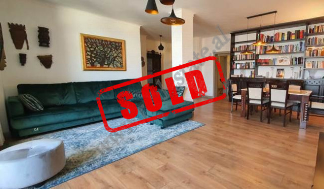 Apartament modern 3+1 per shitje ne Bulevardin Zogu I ne Tirane